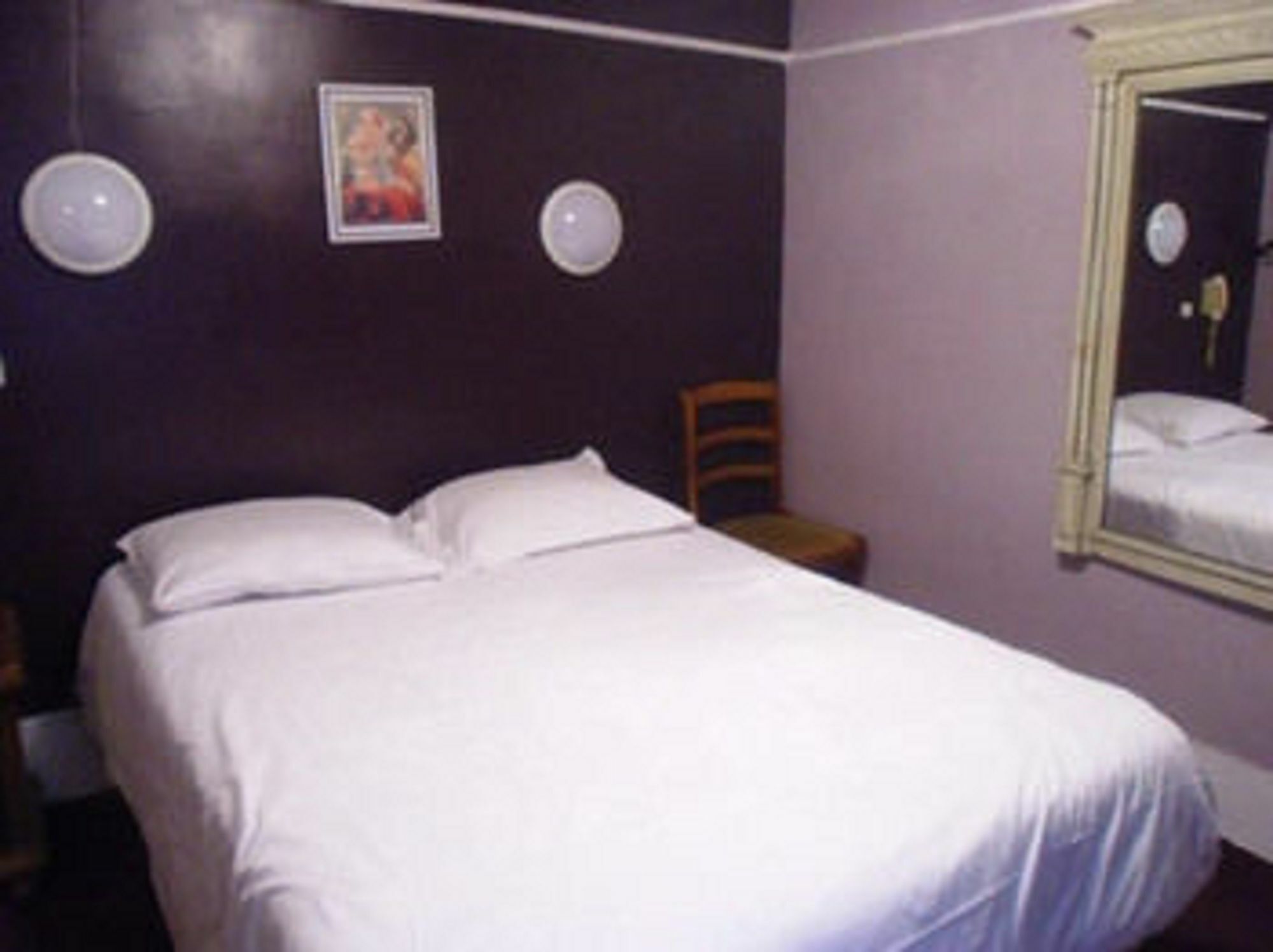 De Lille-louvre Hotel 2*